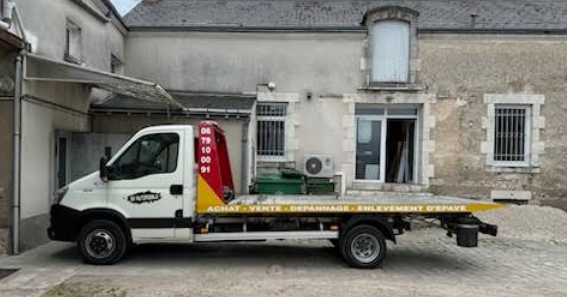 Dépanneuse SV Automobile pour l'enlèvement d'un véhicule épave à Orléans.